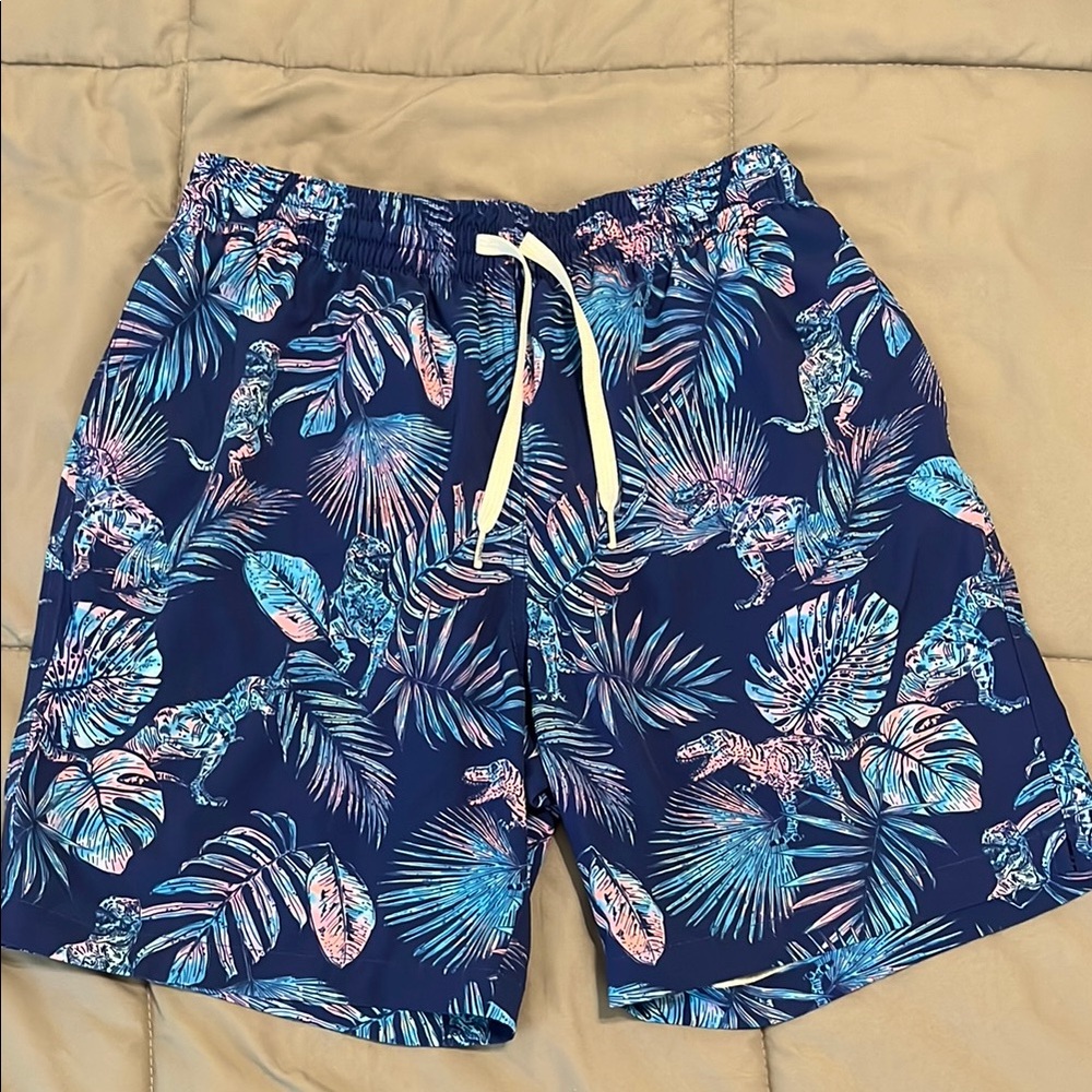 Chubbies Tropical Blue Dinosaur Swim Shorts - Size M 7” Inseam with Liner